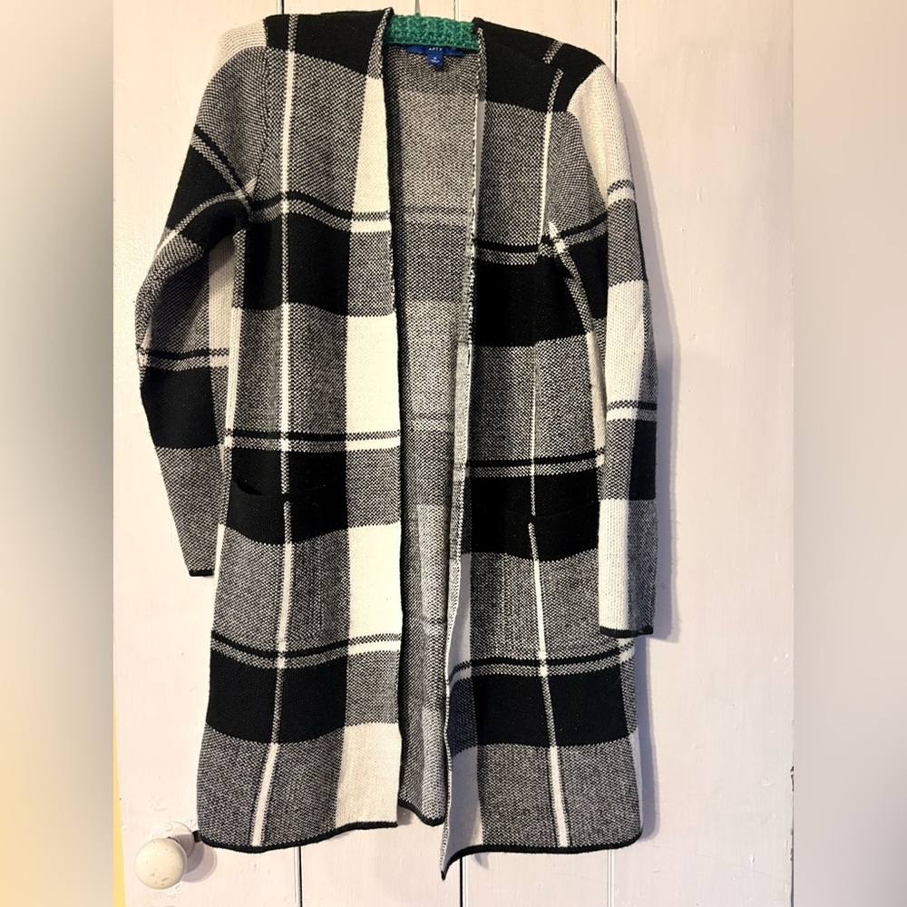 Plaid Black and White Women's Sweater